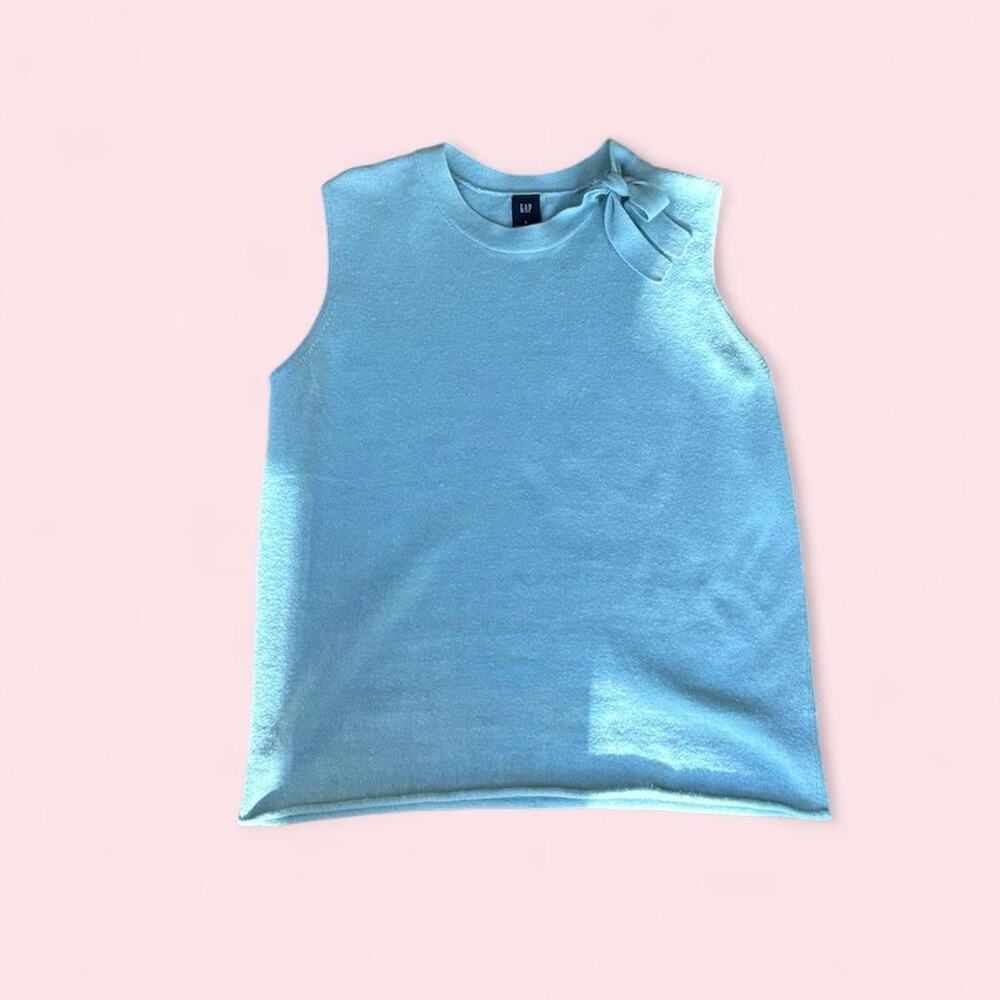 Gap 2004 Y2K Powder Blue Sleeveless Versatile Sweater with Bow